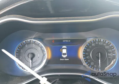 2015 Chrysler 200 C z USA, uszkodzony, nr VIN 1C3CCCCB5FN708232